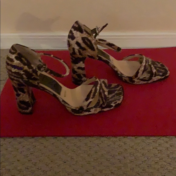 Shoes - Picture 2 of 3